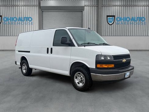 Used 2021 Chevrolet Express 2500 w/ Driver Convenience Package RWD image 3