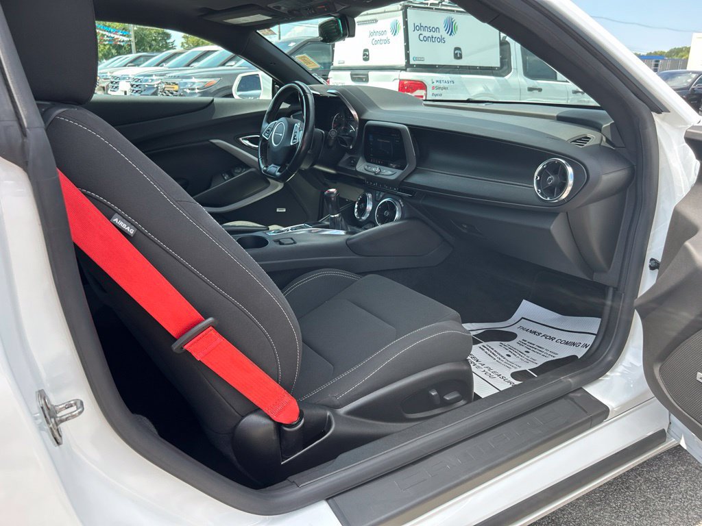 Used 2020 Chevrolet Camaro LT w/ Technology Package RWD image 34