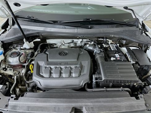 Used 2022 Volkswagen Tiguan SE image 32