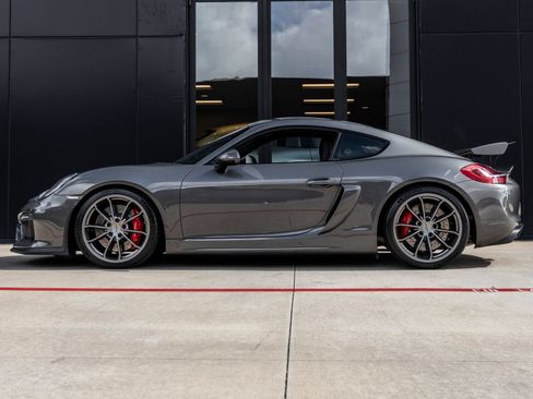 Certified 2016 Porsche Cayman GT4 RWD image 2