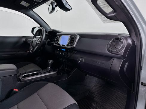 Used 2023 Toyota Tacoma TRD Off-Road image 27