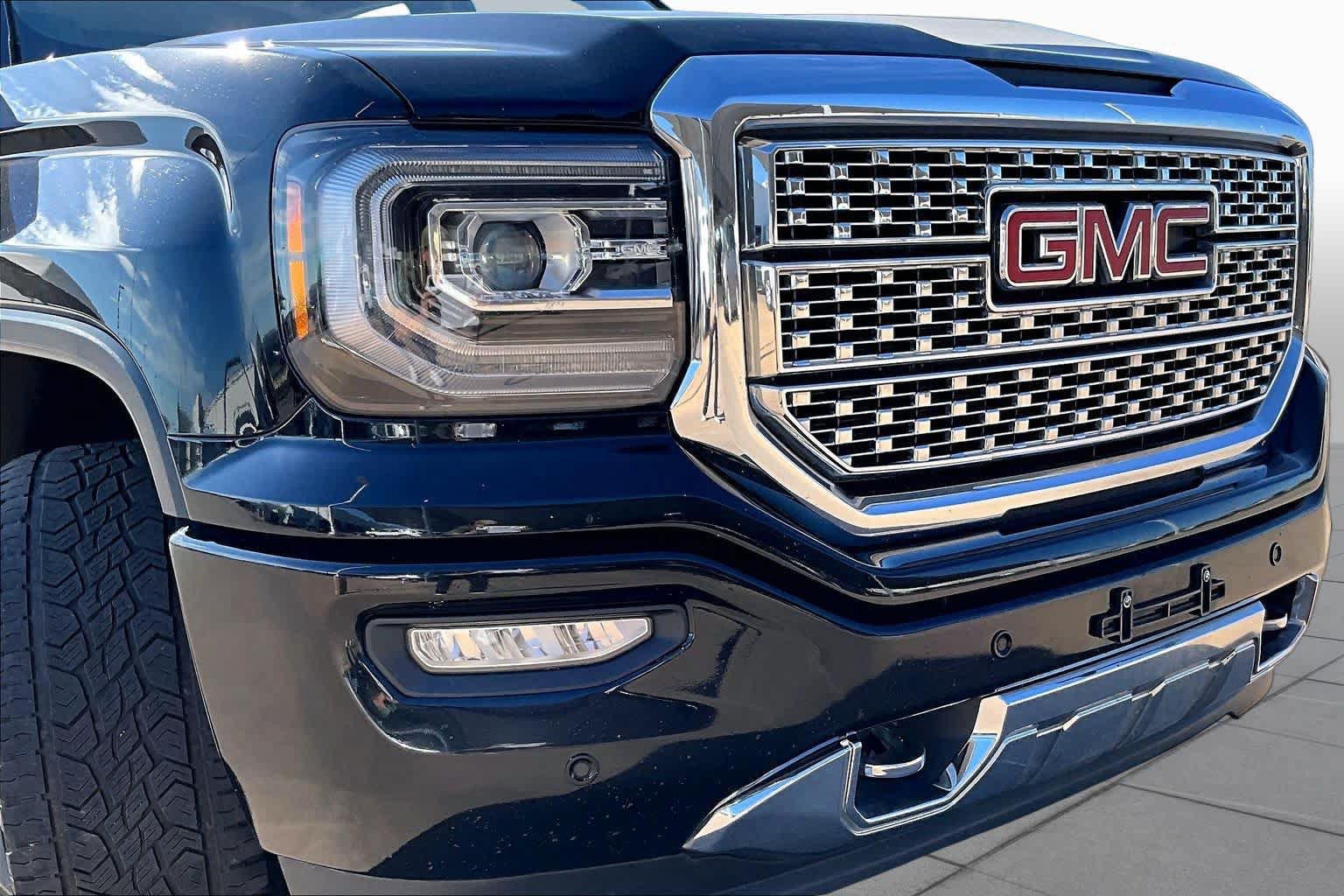Used 2018 GMC Sierra 1500 Denali w/ Denali Ultimate Package AWD/4WD image 28