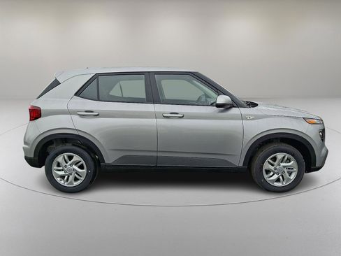 New 2026 Hyundai Venue SE image 8