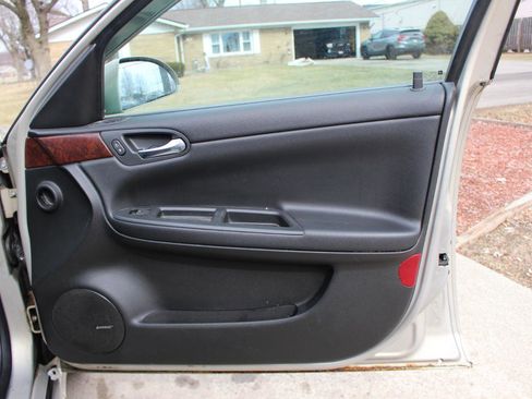 Used 2011 Chevrolet Impala LT w/ Luxury Edition Package image 35