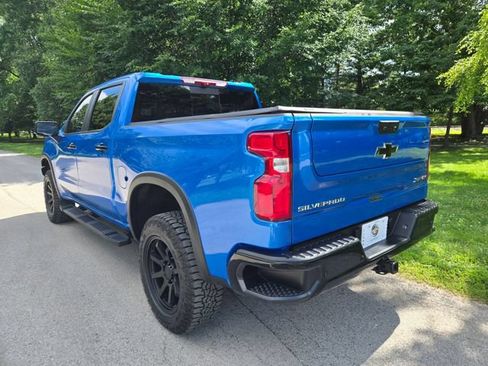 Used 2025 Chevrolet Silverado 1500 ZR2 w/ Technology Package AWD/4WD image 3