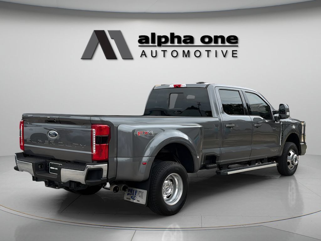Used 2025 Ford F350 Lariat AWD/4WD image 5