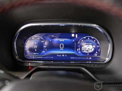 Used 2022 Chevrolet Suburban RST w/ Luxury Package image 26