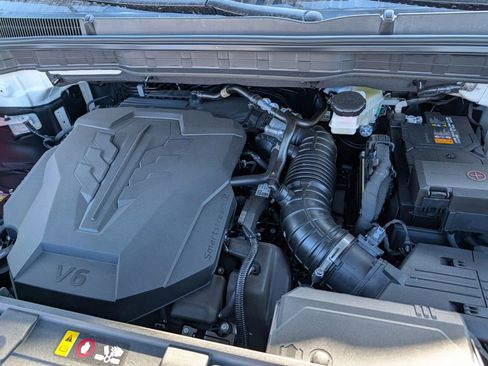 Used 2026 Kia Carnival FWD image 30