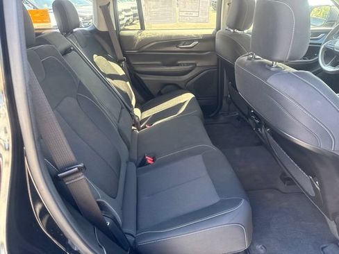 Certified 2023 Jeep Grand Cherokee Laredo AWD/4WD image 28