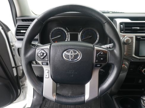 Used 2018 Toyota 4Runner SR5 Premium image 17