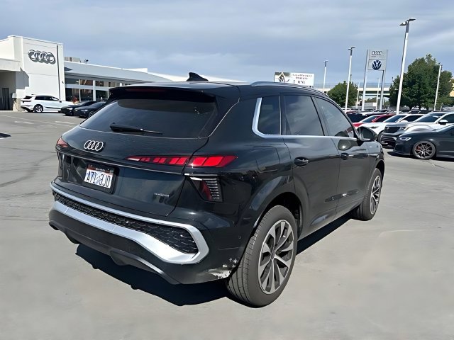 Certified 2026 Audi Q3 quattro 2.0T AWD/4WD image 3