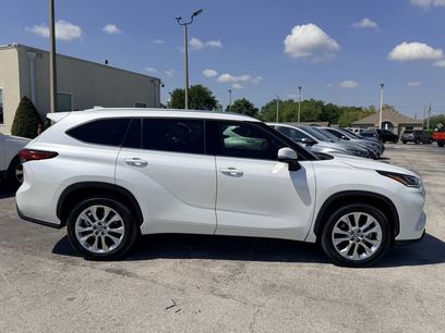 Used 2023 Toyota Highlander Limited