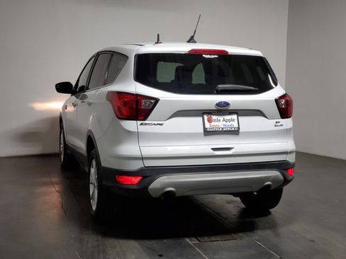 Used 2019 Ford Escape SE image 25