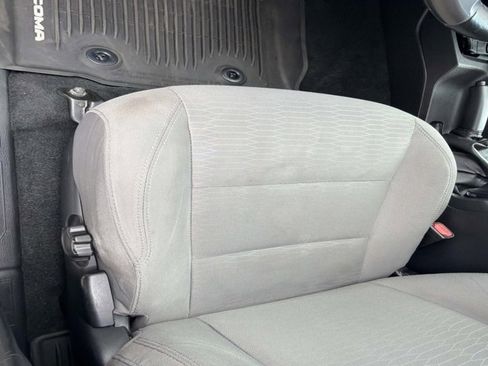 Certified 2017 Toyota Tacoma SR5 w/ Tow Package image 9