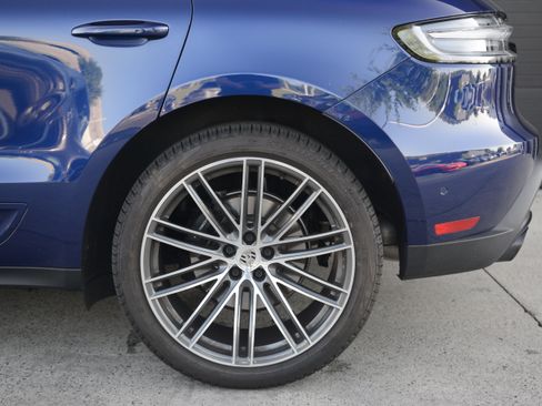 Certified 2026 Porsche Macan Turbo AWD/4WD image 39