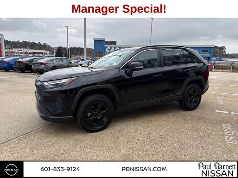 Used 2024 Toyota RAV4 LE image 10