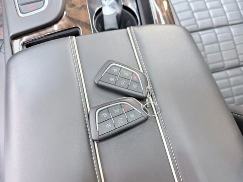 Used 2022 Cadillac Escalade ESV Sport Platinum w/ Heavy-Duty Trailer Package image 24