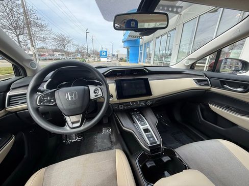 Certified 2021 Honda Clarity Plug-In Hybrid image 6