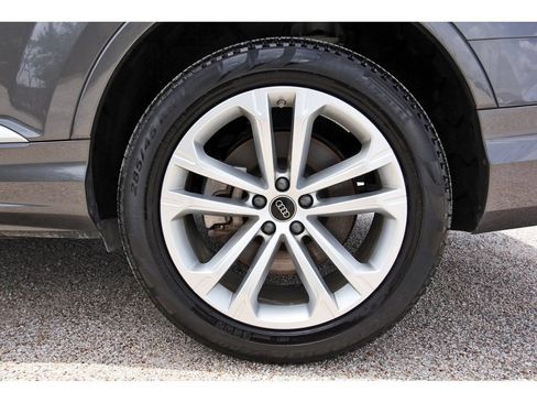Used 2025 Audi Q7 3.0T Premium Plus AWD/4WD image 39