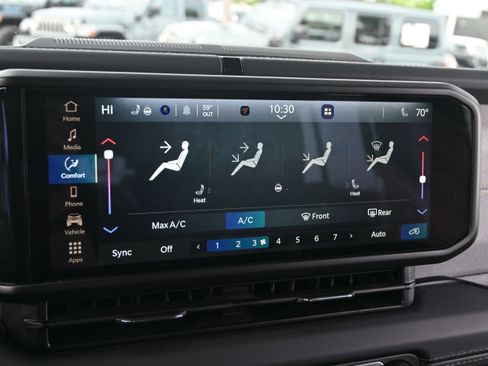 Used 2025 Jeep Wrangler Unlimited Sahara AWD/4WD image 25
