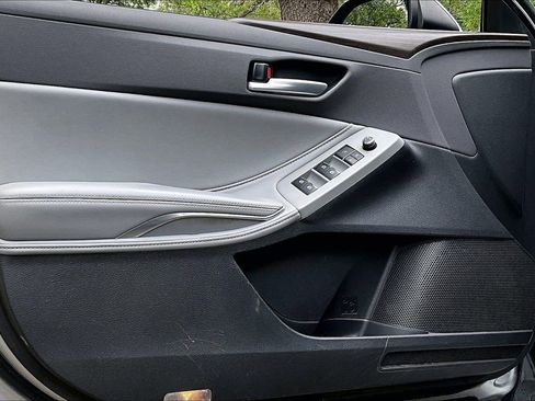 Used 2021 Toyota Avalon XLE w/ Moonroof Package FWD image 17
