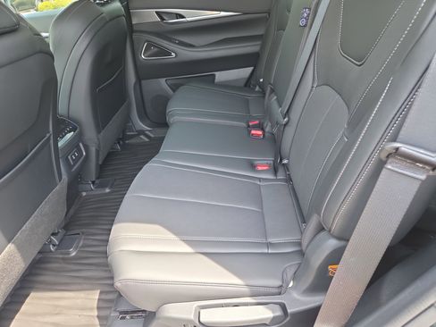 Used 2026 INFINITI QX60 Luxe w/ Cargo Package image 7