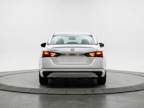 Used 2025 Nissan Altima 2.5 SV FWD image 7