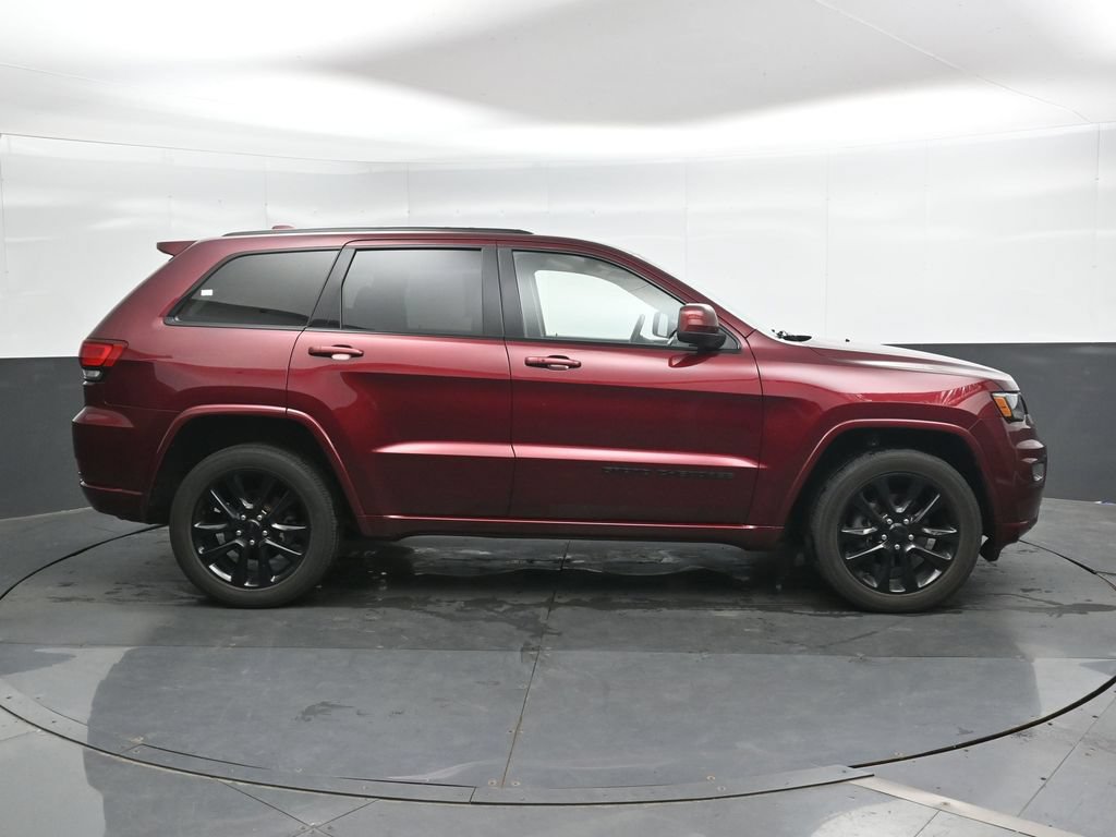 Used 2020 Jeep Grand Cherokee Altitude AWD/4WD image 4