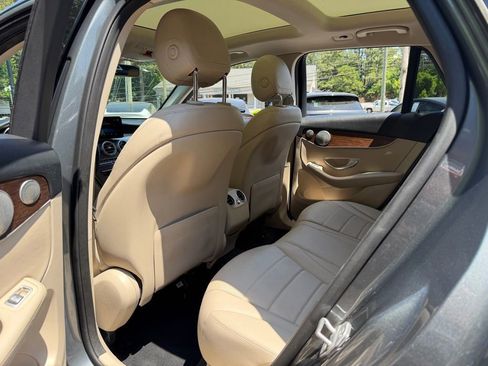 Used 2020 Mercedes-Benz GLC 300 w/ Parking Assistance Package image 33