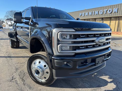 New 2024 Ford F450 Lariat image 1