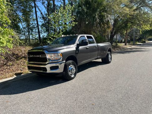 Used 2024 RAM 3500 Tradesman w/ Chrome Appearance Group AWD/4WD image 5