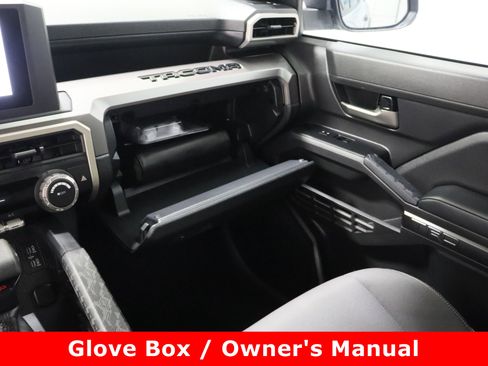 Used 2024 Toyota Tacoma TRD Off-Road image 23