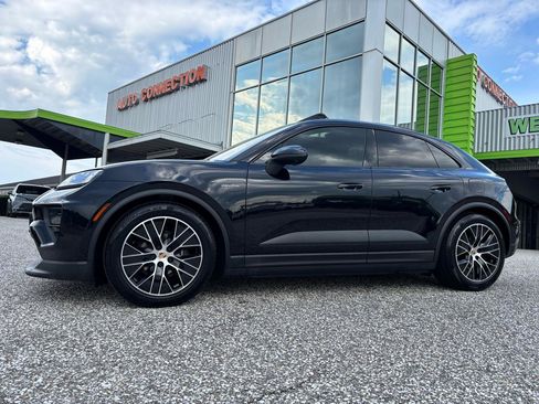 Used 2025 Porsche Macan 4 Electric AWD/4WD image 5