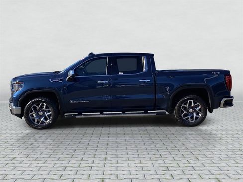 Used 2022 GMC Sierra 1500 SLT w/ SLT Premium Plus Package image 2