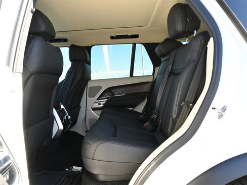 Used 2024 Land Rover Range Rover SE image 17