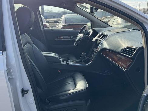 Used 2013 Lincoln MKX FWD image 28