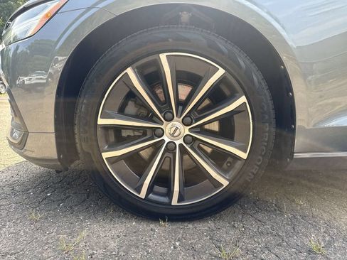 Used 2021 Volvo S60 T5 Momentum w/ Protection Package FWD image 10