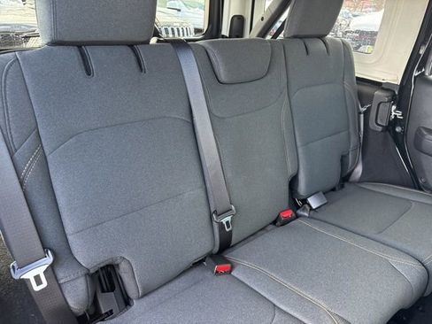 Used 2025 Jeep Wrangler Sport S image 29