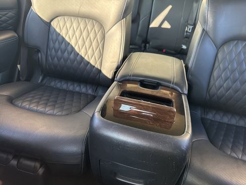 Certified 2018 INFINITI QX80 4WD w/ Deluxe Technology Package image 33