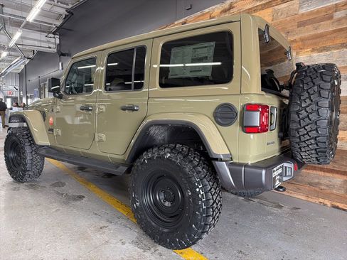 New 2026 Jeep Wrangler Sahara w/ Technology Group image 22