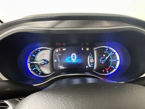 Used 2023 Chrysler Pacifica Touring-L FWD image 17
