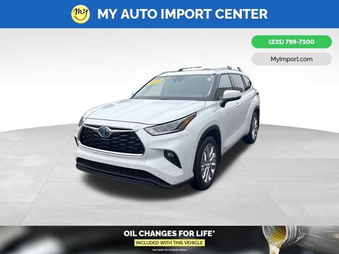 Used 2022 Toyota Highlander Limited image 3