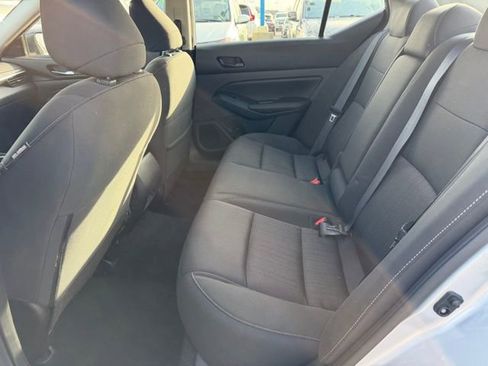 Used 2024 Nissan Altima 2.5 SV image 12