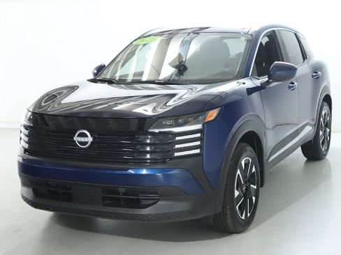 Certified 2025 Nissan Kicks SV AWD/4WD image 6