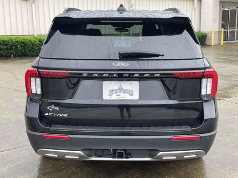 Certified 2025 Ford Explorer Active w/ Active Comfort Package RWD image 4