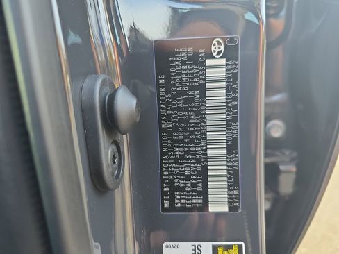 Used 2025 Toyota Corolla LE image 35