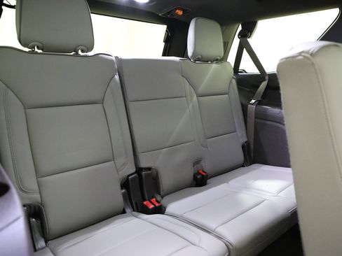 Used 2023 GMC Yukon SLT image 18