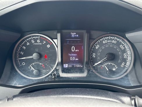 Used 2022 Toyota Tacoma TRD Off-Road image 23