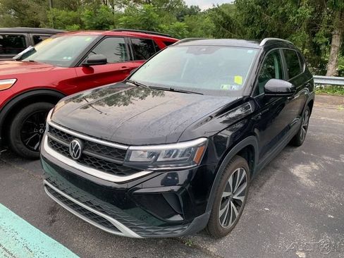 Used 2022 Volkswagen Taos SE w/ IQ.Drive SE Package FWD image 1