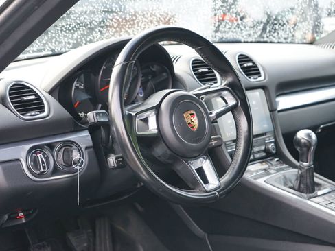 Used 2018 Porsche 718 Cayman Base image 12